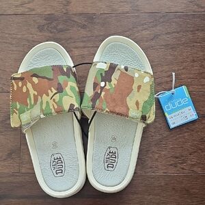 HEY DUDE YOUTH/ LADIES CAMO SLIDES/ SANDALS